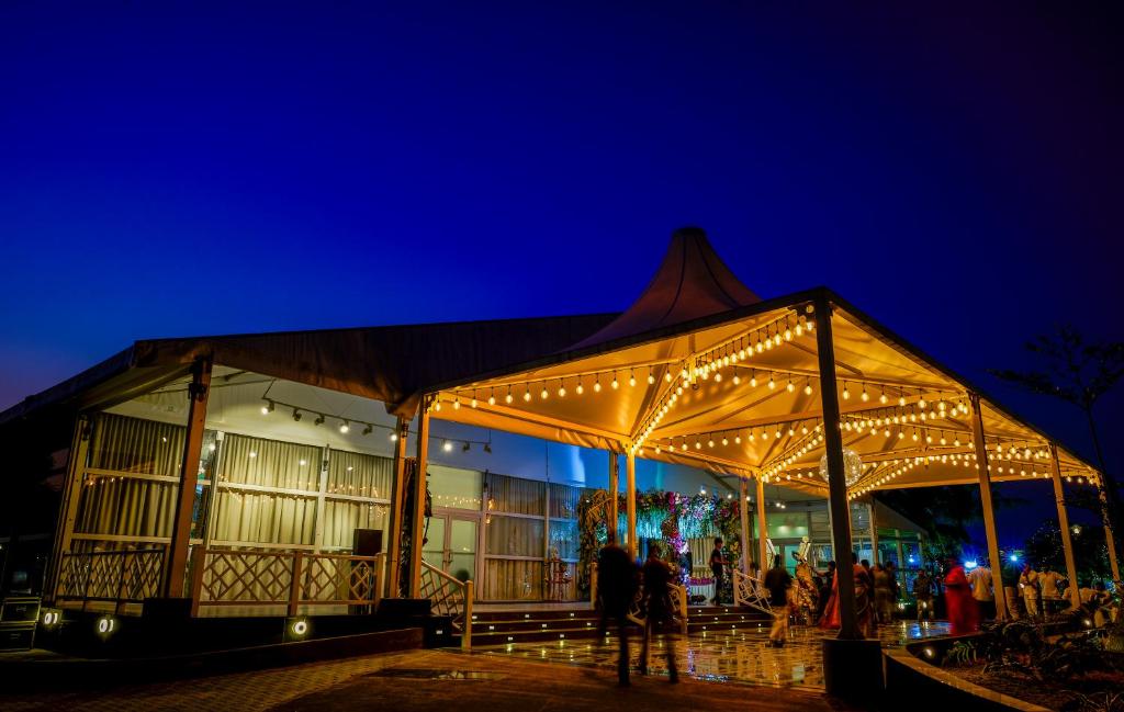 Banquet hall