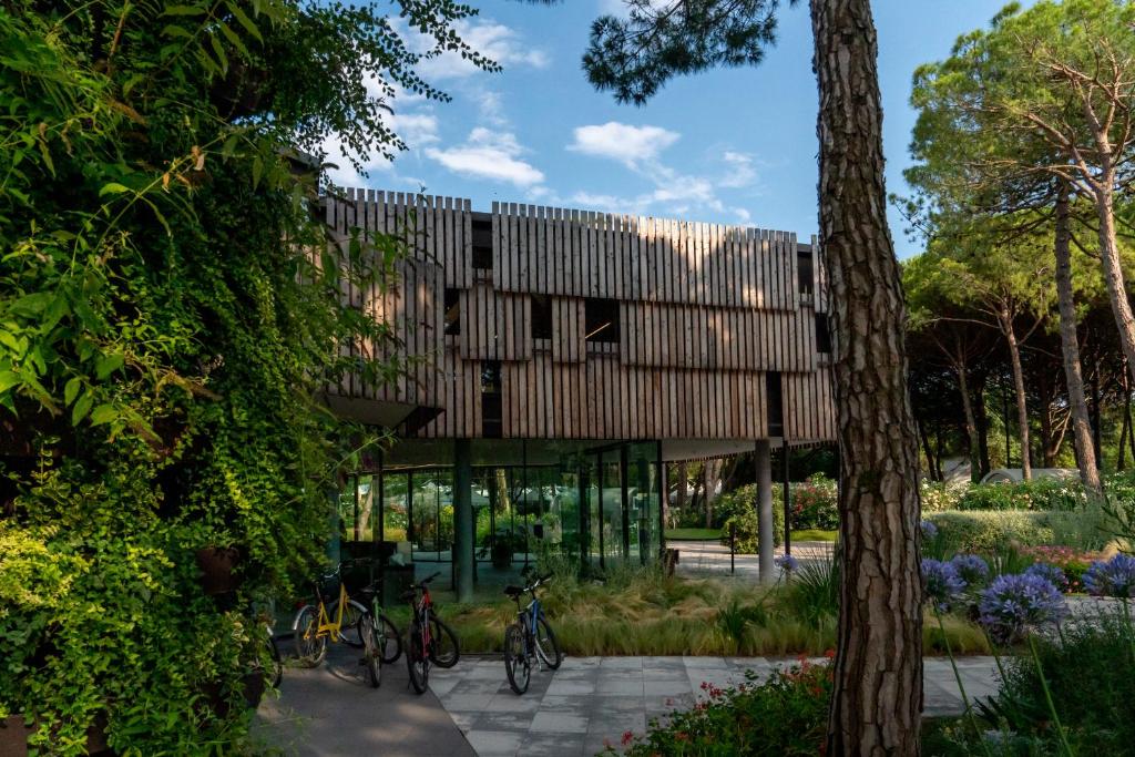 Camping Ca' Savio — Hotel building in Cavallino-Treporti, Veneto