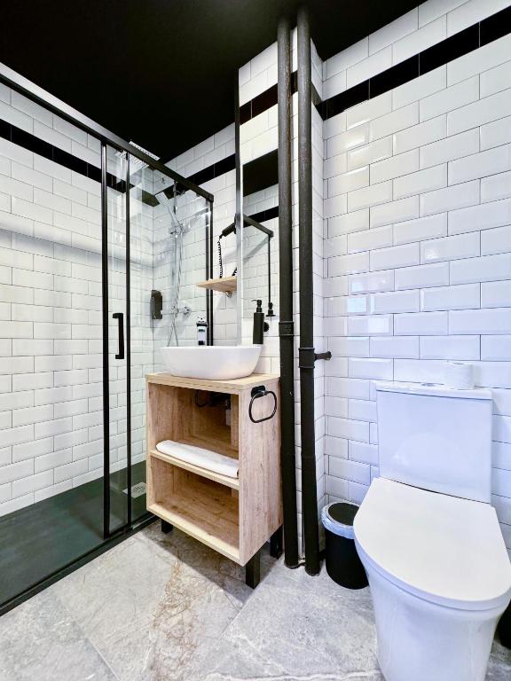 Charming Madrid Principe Pio - 4