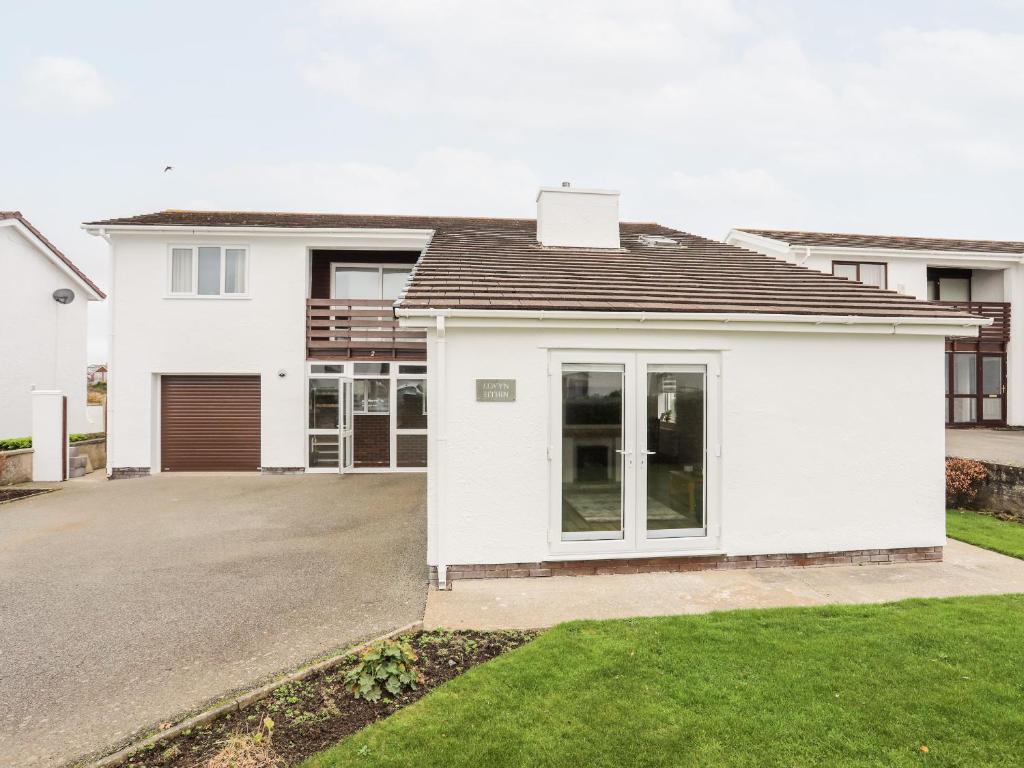 Llwyn Eithin, Holyhead