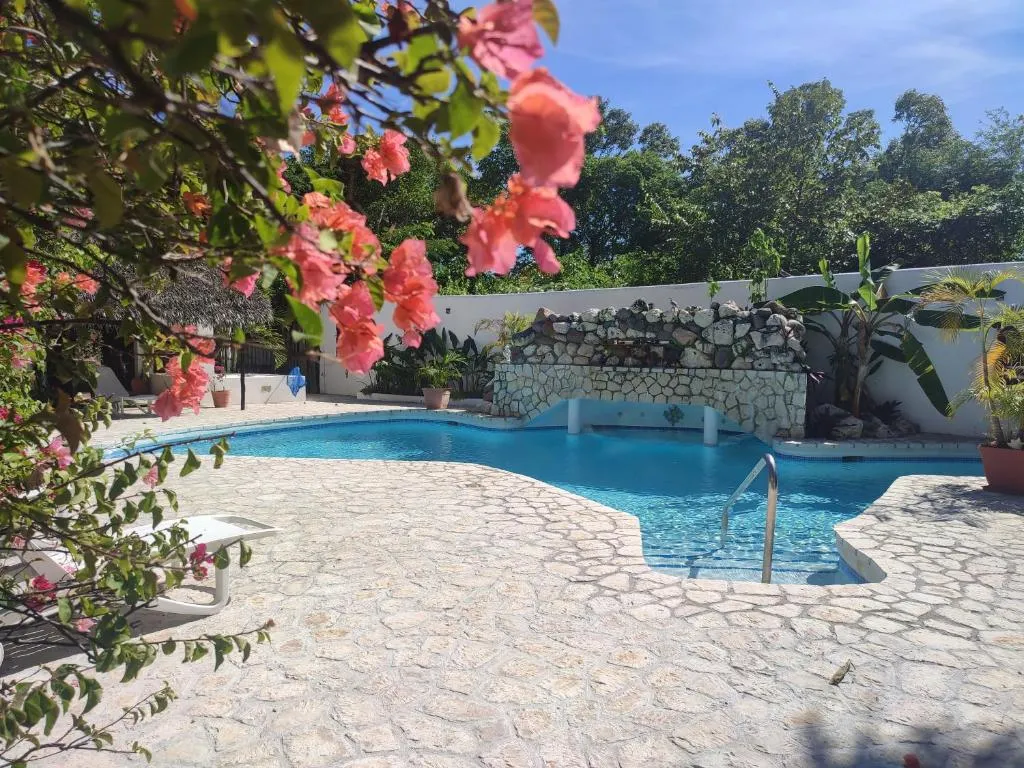 Ltu Garden, Hotel in Negril