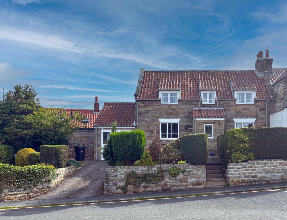 Cherry Garth, Sleights