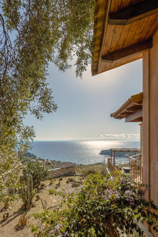 Apolis Villas & Suites Resort