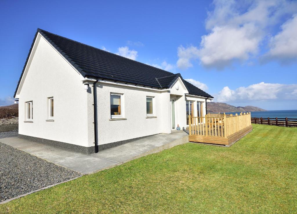 Beachcombers, Pollachar