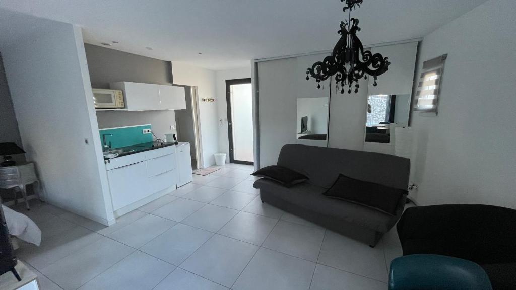 Grand studio dans villa avec garage - 5