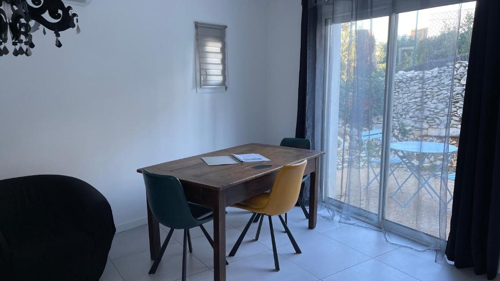 Grand studio dans villa avec garage - 4