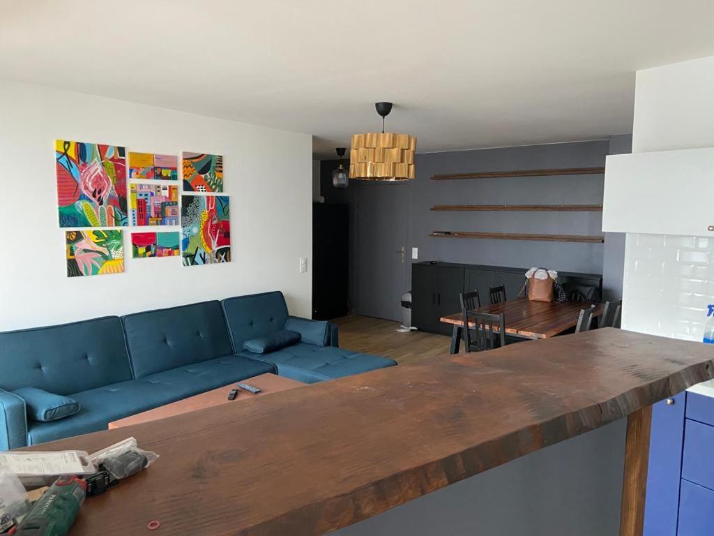 2 bedroom Apartment + Parking - 3