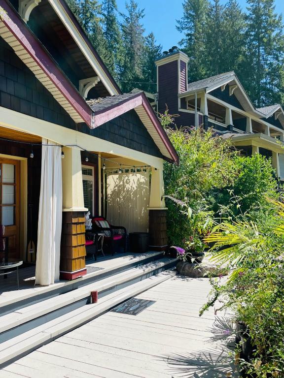 The Tuwanek Bed and Breakfast