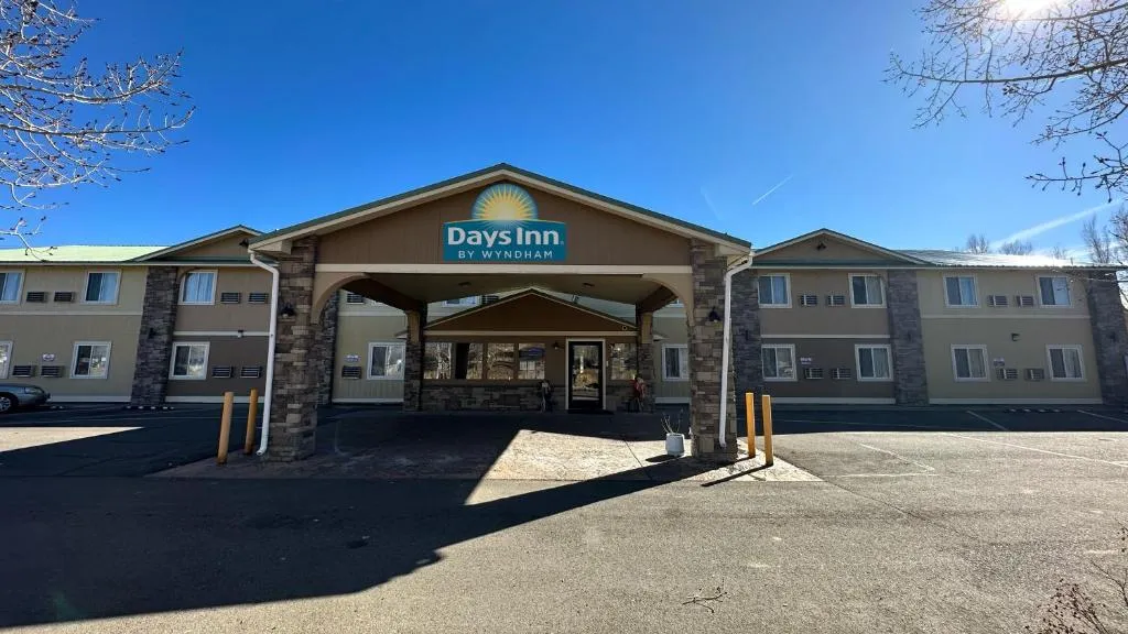 Days Inn & Suites by Wyndham Gunnison，位于甘尼森的酒店