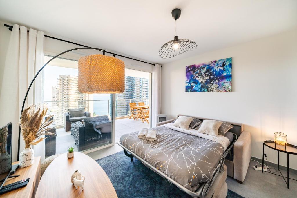 5mn Monaco - Terrasse - Vue mer - Parking - BD - 5