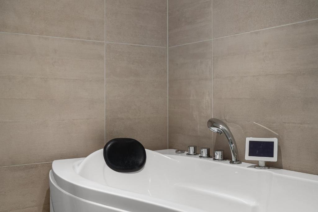 Bathroom, Enter City Hotel in Tromsø