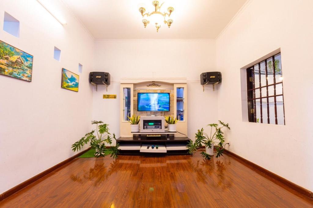 Villa 4,5 LLQ - Gan Bien Bai Sau - Free Karaoke & Bida