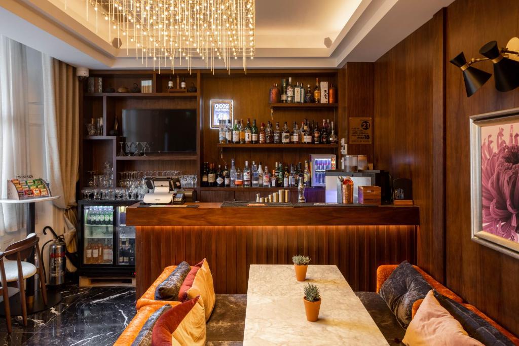 Bar/lounge