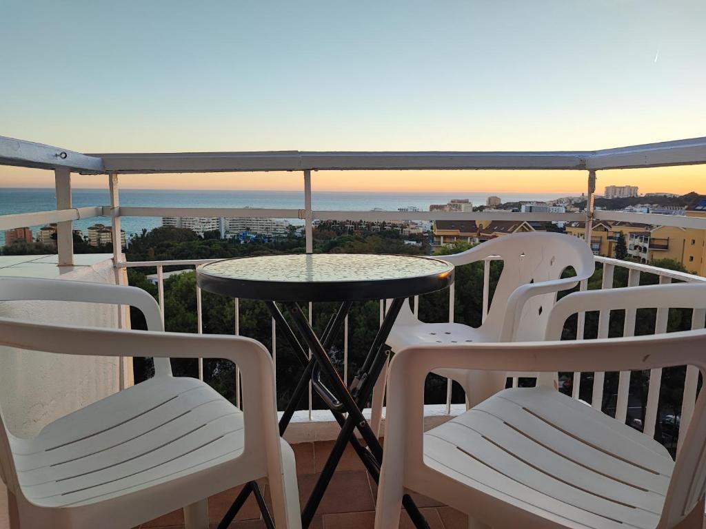 Hercules Paradise 531 - Mediterranean Sea View Terrace - Resort Pools & Gardens - 10 Min Beach - Central Benalmadena - Direct Train to Airport & Malaga - Fast Private WiFi - Remote Work and FireTV ready - 1
