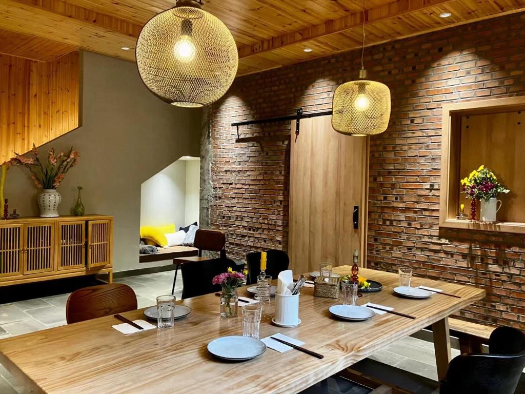 Restaurant, Beijing MutianyuGreat Wall Let'sgo Hotel&Bar in Beijing