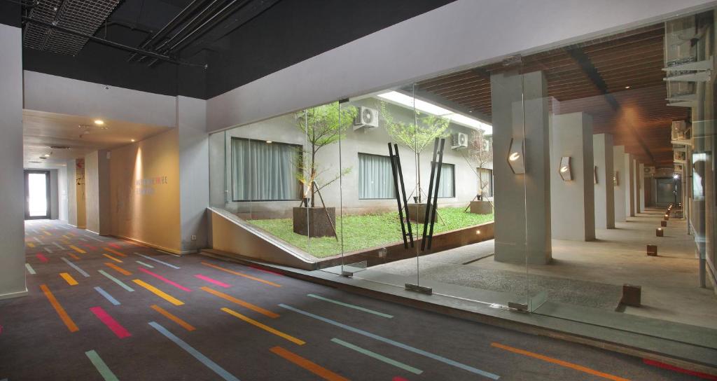 Cabin Hotel
