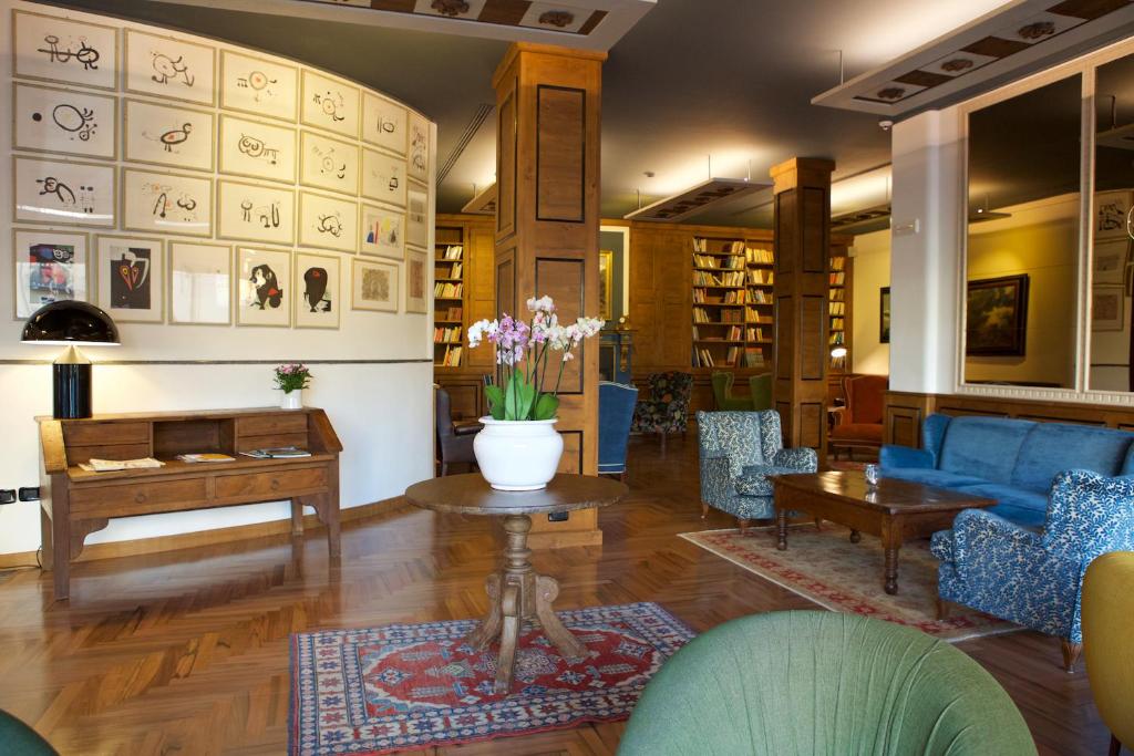 Duca D'Aosta Hotel - 2