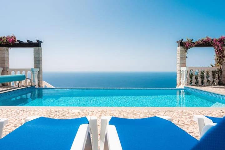 Superb Sea view