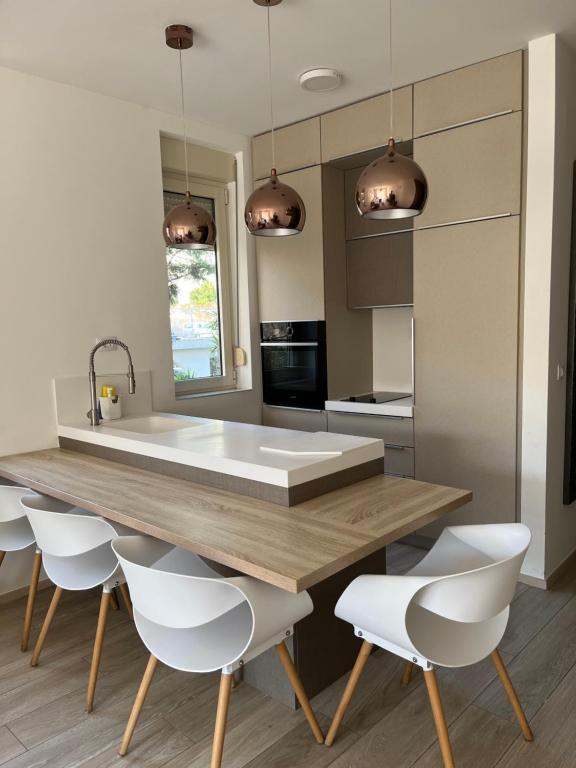 Atina apartment, city centre Budva ,luxurious, near Old city - 2