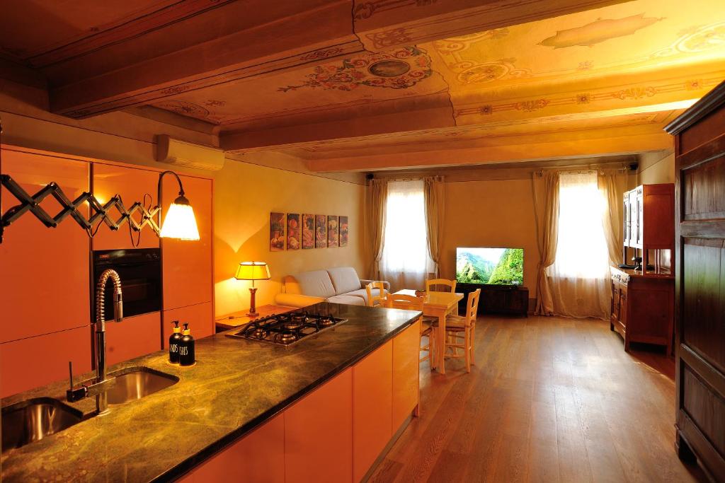 Orfeo's House, Modena