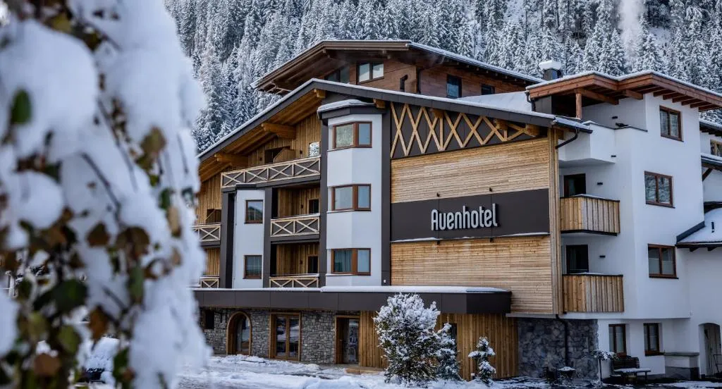 Auenhotel, hotel in Tux