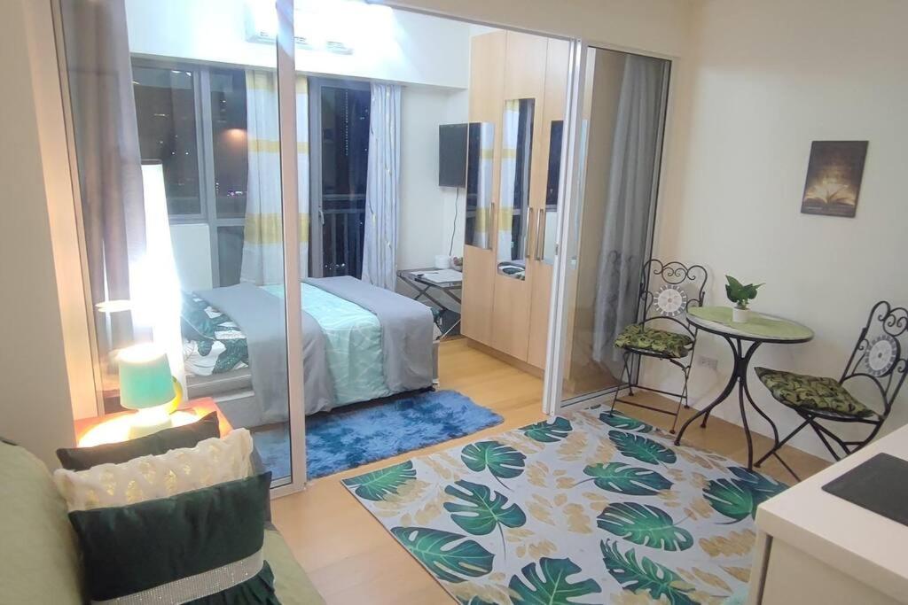 Aveline Suites Elite Rockwell view ACQUA Private Residences near Rockwell Makati, Manila