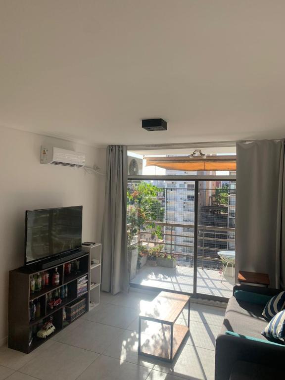 Mario Bravo Apartment 1 - 1