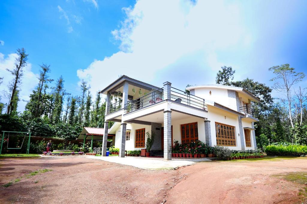 Kodebailu Homestay - 3BH Full Villa, Home Food, Coffee Estate, Sakleshpur