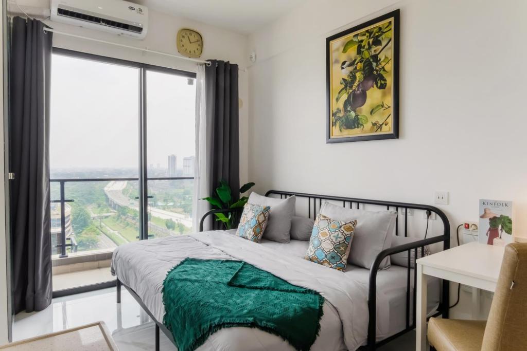 Arka by TwoSpaces Studio @Skyhouse Apartment, Cilenggang