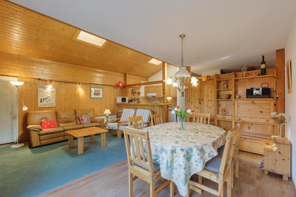 Savoleyres 35 Centrally placed ski in/out apartment next to lift with garage - 5