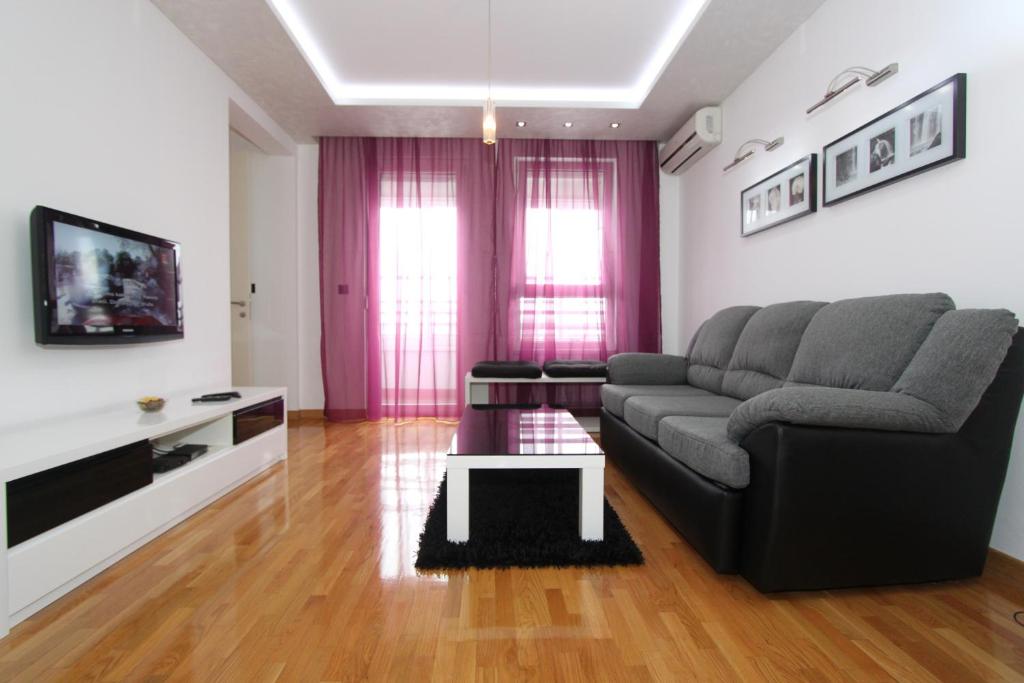 Aleksandar - Stan Na dan Belvil Novi Beograd, parking 5 evra dnevno - 1