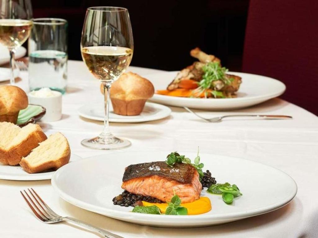 طعام و مشروبات