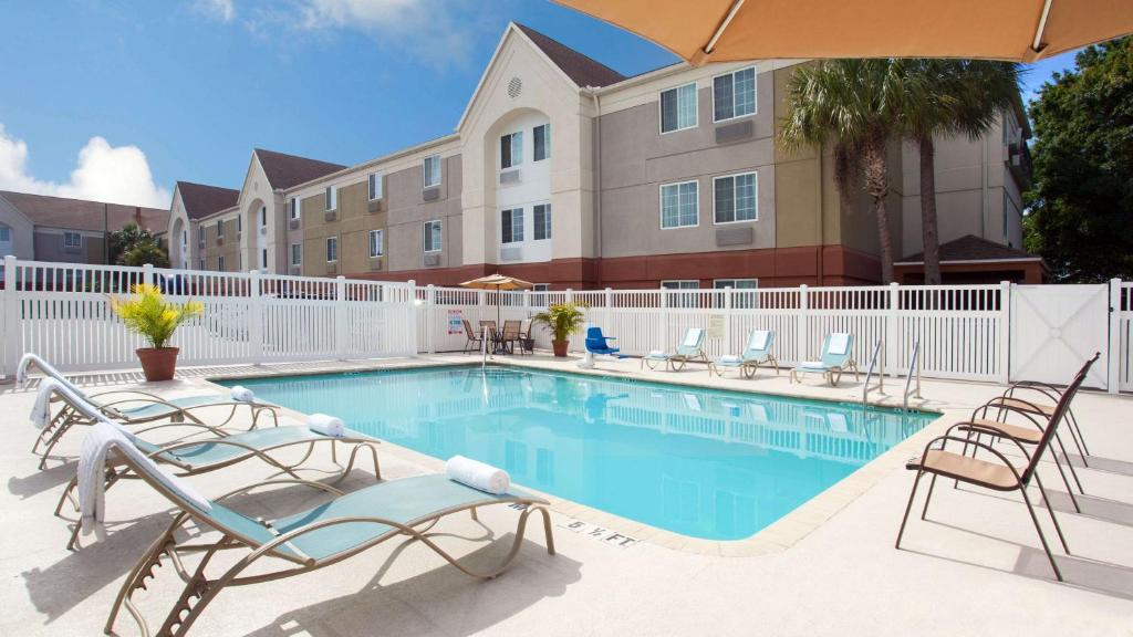Sonesta Simply Suites Clearwater St. Petersburg