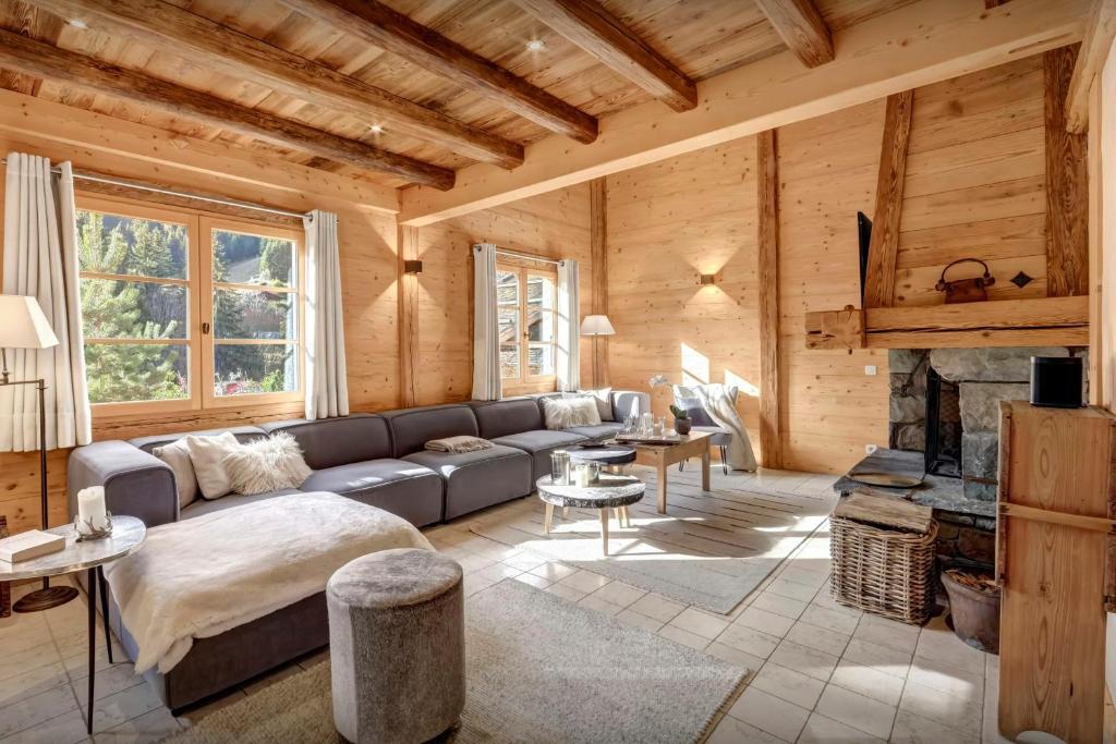 Chalet Hollygotty - OVO Network - 3