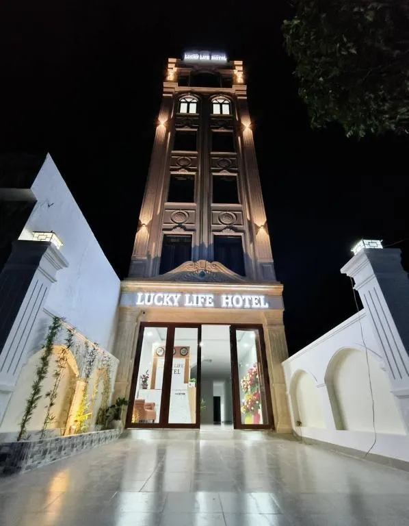 lucky life hotel, hotel in Ấp Nhât (2)