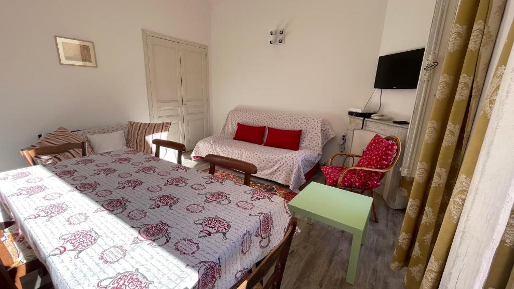 A 3-room apartment 5 minutes walk from the Palais des Festivals - 5