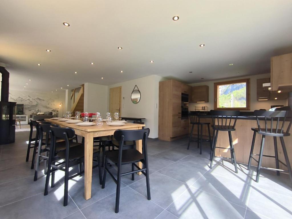 Chalet de standing avec parking à Sixt-Fer-à-Cheval - FR-1-624-132 - 3