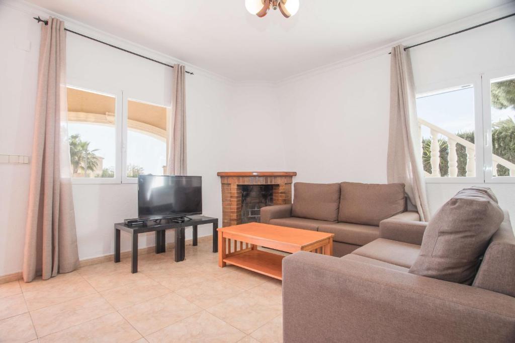 Shared lounge/TV area