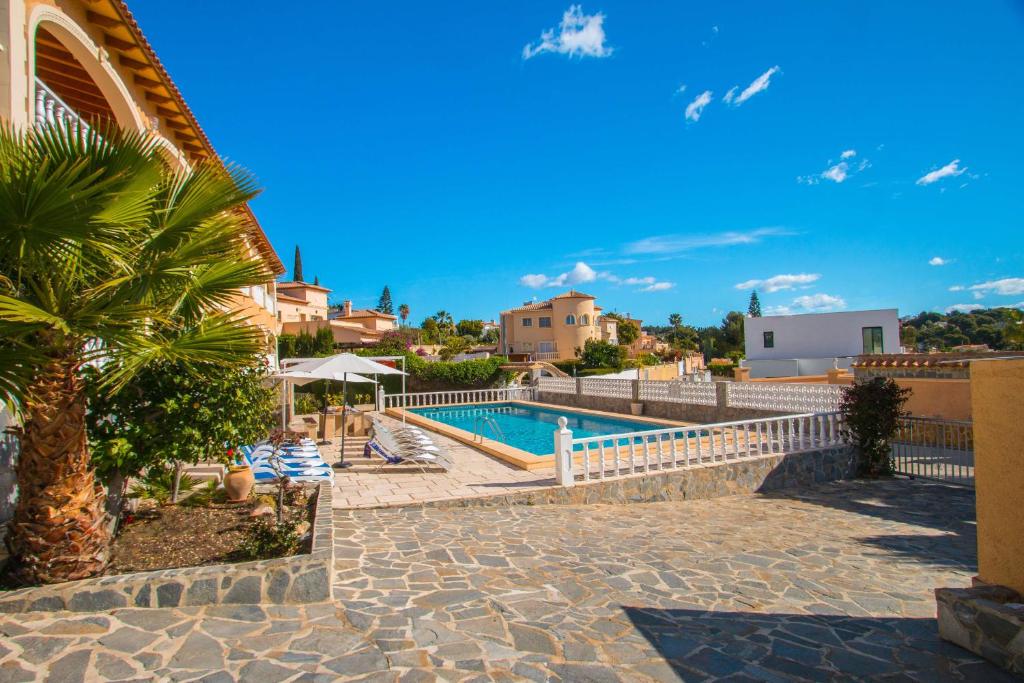 Swimming pool, Villa Zelda - PlusHolidays in Calpe