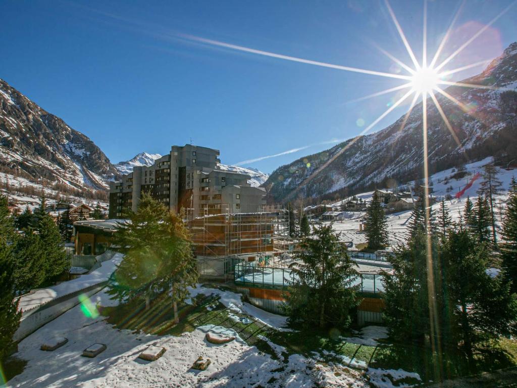 Val d'Isère - La Daille : Appartement 3 pièces cabine, 6 pers, skis aux pieds, balcon, parking inclus - FR-1-694-342 - 2