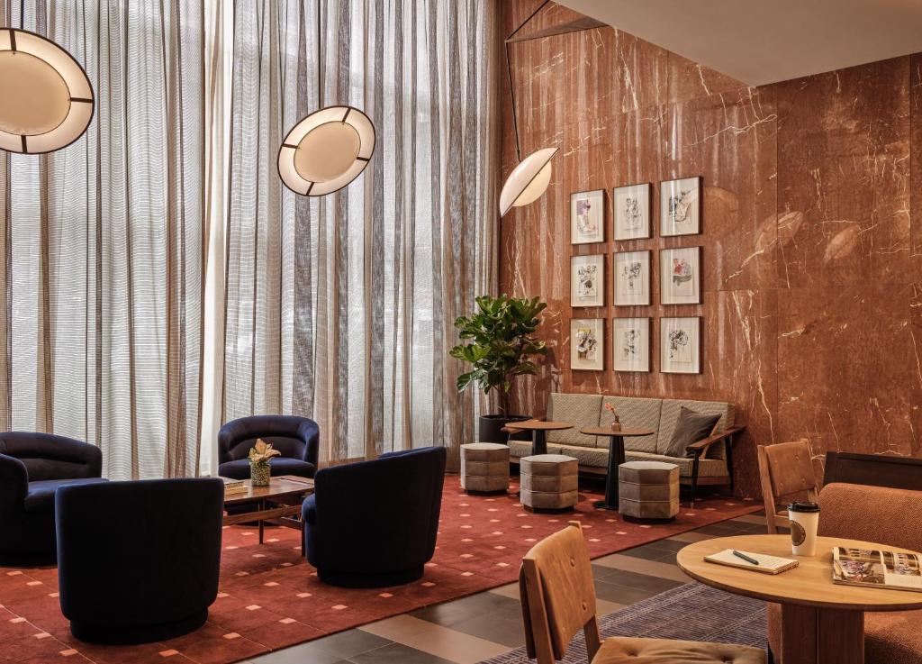 로머 헬스 키친 모던한 로비