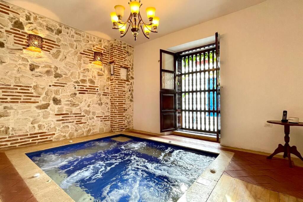 Gorgeous 8 BR House w/ Pool in the Old City - 1