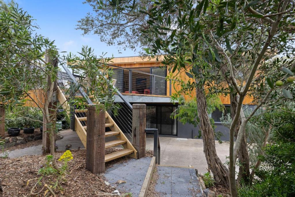 Shangri La - Wifi Included, Inverloch