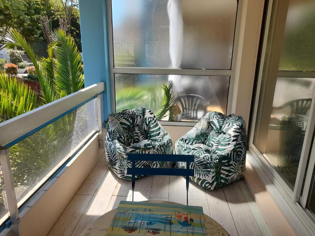 Appartement T2 à Arcachon - Proche du Casino, Centre-ville, Plage d'Eyrac, Parking et Balcon - FR-1-319-510 - 2
