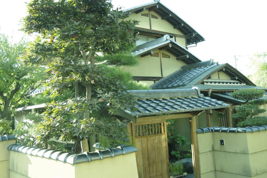 一組限定の貸切空間 Guest House Engiya — Hotel in Matsumoto