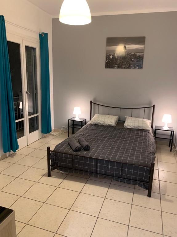 Urban Oasis on 4th, Atény