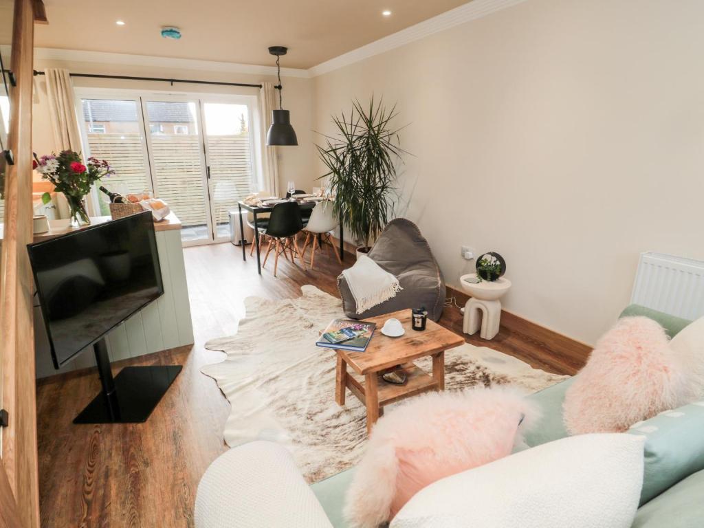 Nene's Nest, Alnwick