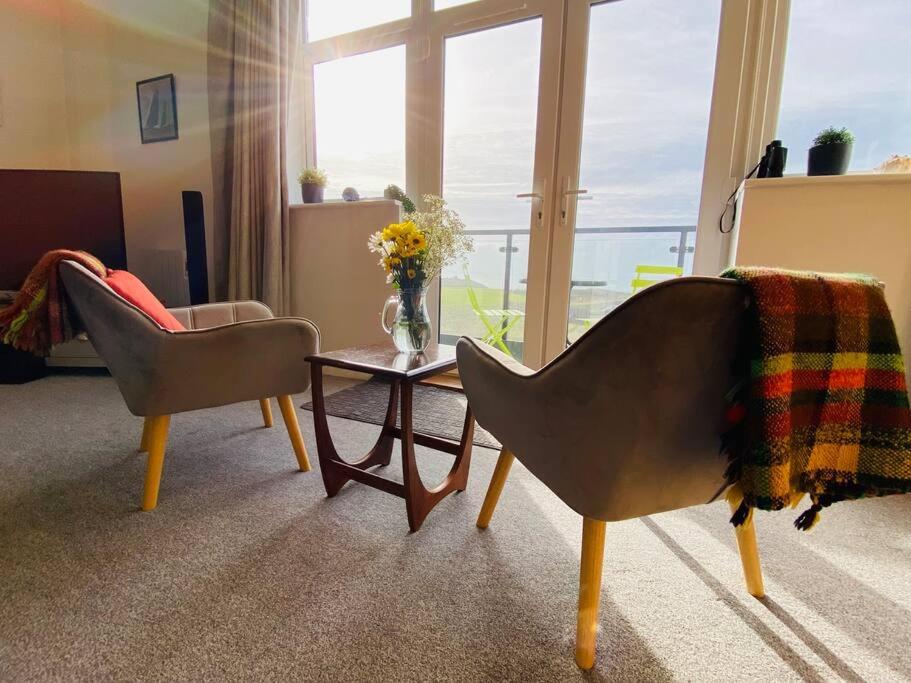 Portland View - Spacious & Comfortable, Weston