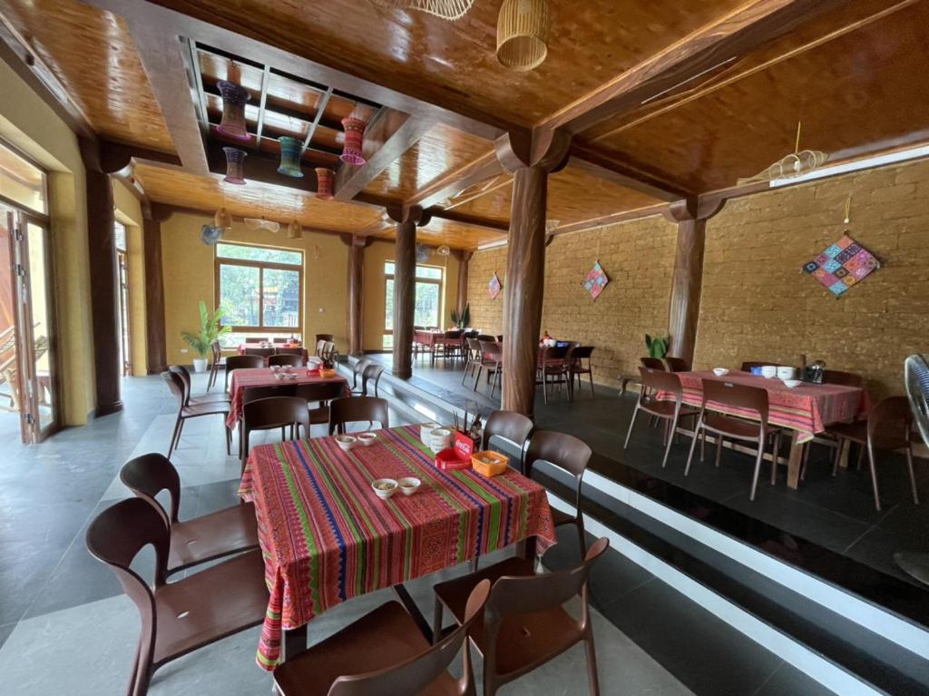 Sky Bay Lodge