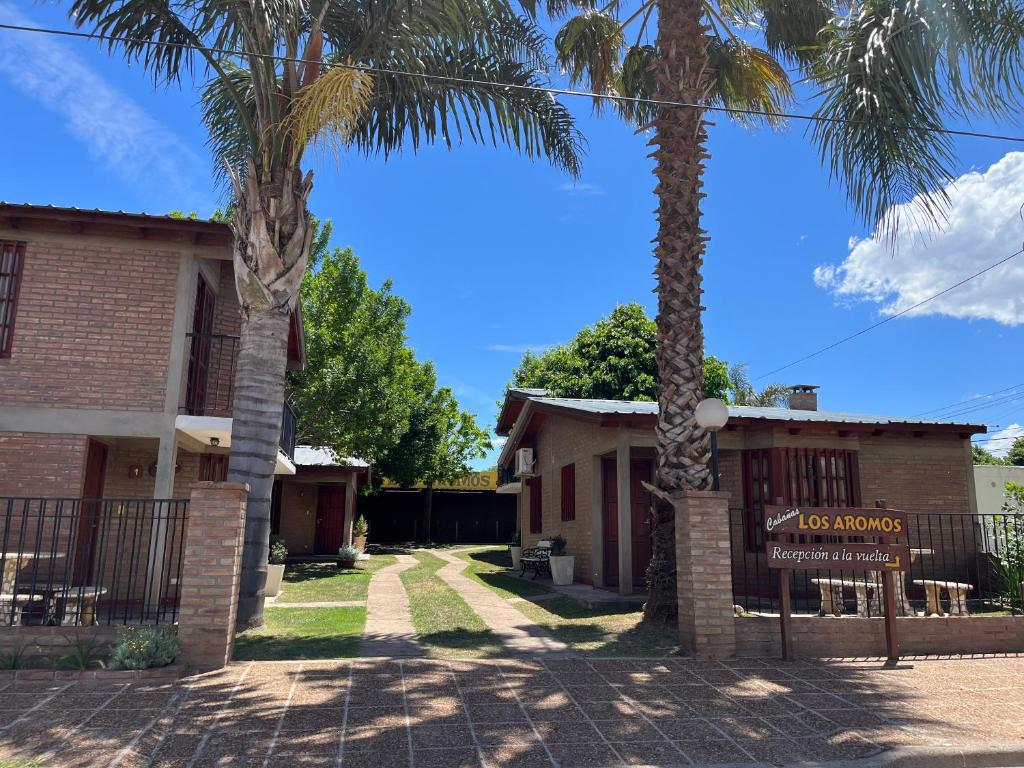 Cabañas Los Aromos, Embalse